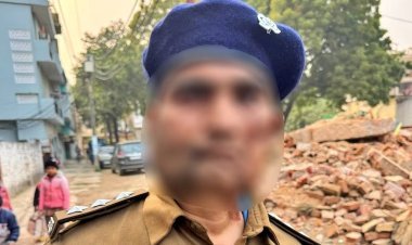 वर्दी की आड़ में रौब! ट्रिपल स्टार और ‘ACP’ लिखी कार से मऊ में धौंस जमा रहा फर्जी अफसर गिरफ्तार, रिटायर्ड इंस्पेक्टर का बेटा निकला आरोपी