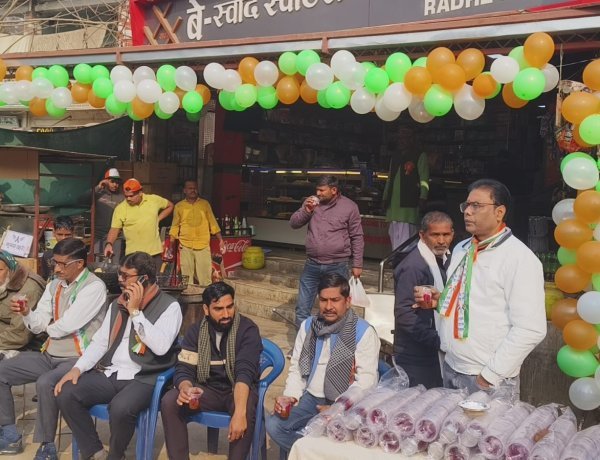 गणतंत्र दिवस पर सेवा की मिसाल: महान समाजसेवी स्व. बद्दल साव की स्मृति में आजमगढ़ के अंजान शहीद बाजार में हुआ भव्य निःशुल्क वेज शूप वितरण