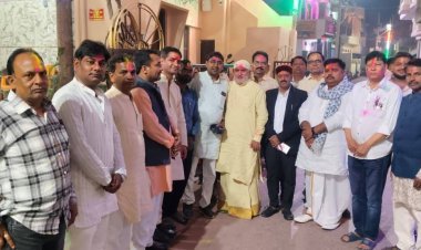 बड़हलगंज: प्रेम और सद्भाव के रंगों में डूबा नगर, हर्षोल्लास के साथ संपन्न हुआ होली का महापर्व