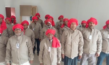 सुरक्षा का नया कवच: आजमगढ़ में ग्राम प्रहरियों को मिली वर्दी किट, गांव-गांव तक मजबूत होगा कानून का पहरा