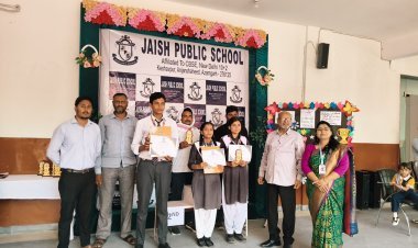 मेहनत की चमक से रोशन हुआ मंच: जैश पब्लिक स्कूल में परिणाम वितरण समारोह बना सफलता का उत्सव