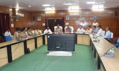 कानून-व्यवस्था पर सख्त नजर— मण्डलायुक्त विवेक की अध्यक्षता में हुई हाई लेवल समीक्षा बैठक