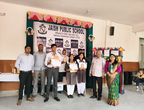 मेहनत की चमक से रोशन हुआ मंच: जैश पब्लिक स्कूल में परिणाम वितरण समारोह बना सफलता का उत्सव