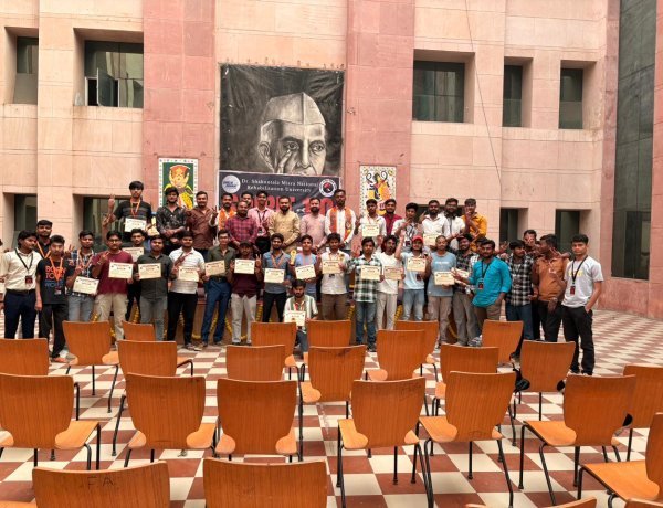 स्पिरिट 1.0 शतरंज प्रतियोगिता का भव्य समापन — ओम पाण्डेय बने विजेता, प्रतिभाओं ने बिखेरा रणनीति का जादू