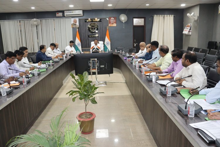 किसानों के हित में प्रशासन सख्त—फार्मर रजिस्ट्री की प्रगति पर जिलाधिकारी की बड़ी समीक्षा बैठक