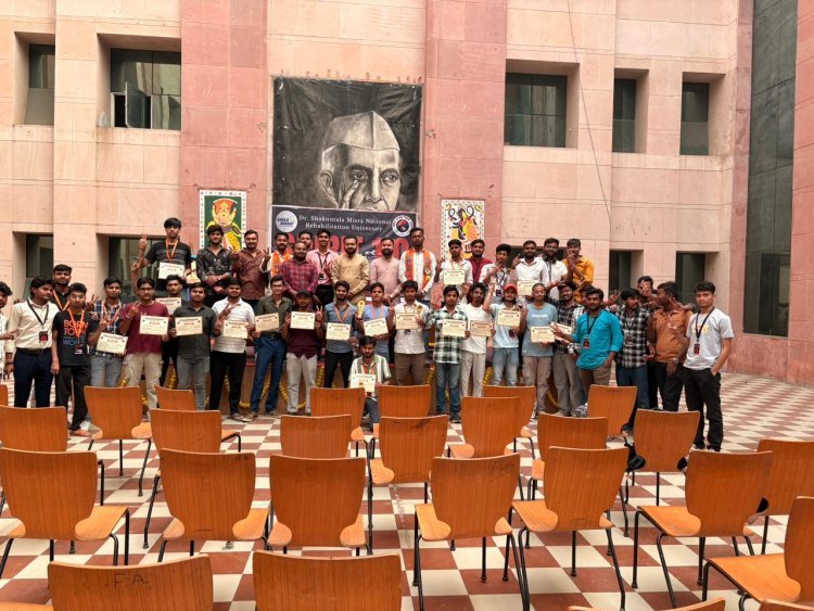 स्पिरिट 1.0 शतरंज प्रतियोगिता का भव्य समापन — ओम पाण्डेय बने विजेता, प्रतिभाओं ने बिखेरा रणनीति का जादू