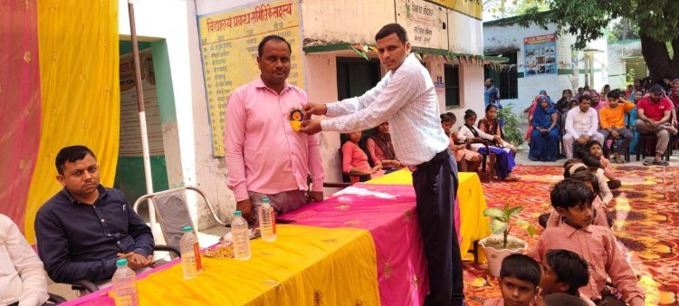 बैरिहवा विद्यालय में सजी सफलता की रंगीन शाम — वार्षिक उत्सव में सम्मान, विदाई और सपनों को मिली नई उड़ान