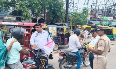 “अब अदालतों के चक्कर नहीं, मिलेगा त्वरित समाधान!” — राष्ट्रीय लोक अदालत के लिए आजमगढ़ यातायात पुलिस का विशेष जागरूकता अभियान
