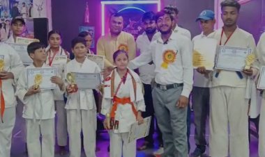 सिलीगुड़ी में गूंजा गोरखपुर का परचम: डीके आशिहारा कराटे खिलाड़ियों ने जीते गोल्ड मेडल, सम्मान समारोह में छलका गर्व और उत्साह
