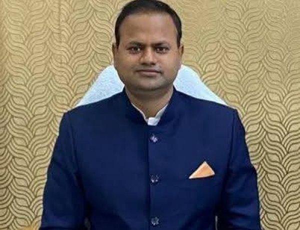 राजस्व निस्तारण में आजमगढ़ की बुलंद उड़ान: पूरे प्रदेश में चौथा स्थान, तेज़ प्रशासनिक रफ्तार का शानदार उदाहरण