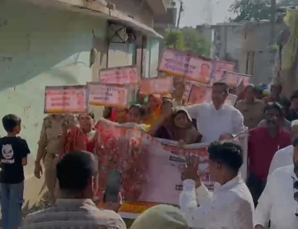 शोहरतगढ़ की धरती पर उभरी ‘मातृशक्ति की हुंकार’: महिला आक्रोश पदयात्रा ने रचा नया इतिहास, गूंजा अधिकार और स्वाभिमान का जनघोष