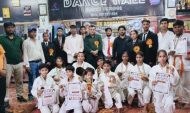 जिला स्तरीय कराटे चैंपियनशिप में खिलाड़ियों का स्वर्णिम प्रदर्शन, मलाँव के होनहारों ने लहराया जीत का परचम