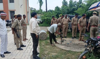 'ऑपरेशन दहन' में बड़ी कार्रवाई: लाखों रुपये का अपमिश्रित शराब बनाने का सामान किया गया नष्ट