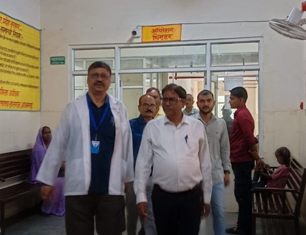 स्वास्थ्य सेवाओं में लापरवाही पर सीएमओ का बड़ा एक्शन: दो डॉक्टर और एक कर्मचारी का वेतन रोका, अस्पतालों में मचा हड़कंप