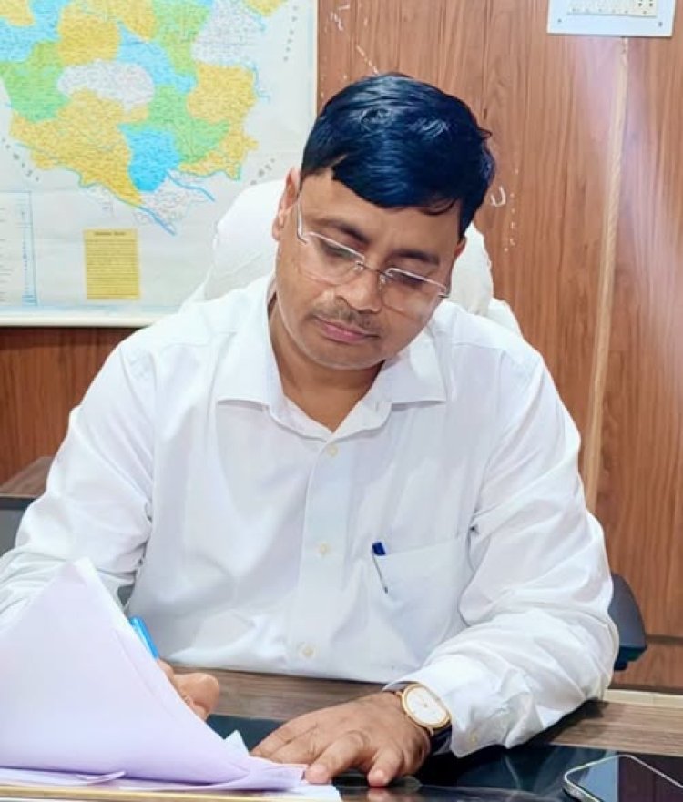 गरीब तक योजनाओं का लाभ, बाढ़ से सुरक्षा और त्वरित न्याय मेरी सर्वोच्च प्राथमिकता — कार्यभार संभालते ही बोले नवागत एसडीएम संजीव कुमार राय
