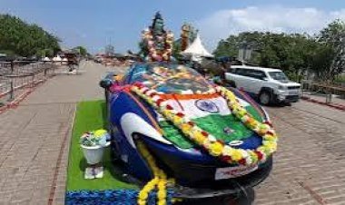 5 करोड़ की मैक्लॉरेन जैसी कांवड़ बनी आकर्षण का केंद्र, डमी स्पोर्ट्स कार में विराजे भोलेनाथ; 8 लाख में तैयार हुई अनोखी भक्ति की मिसाल