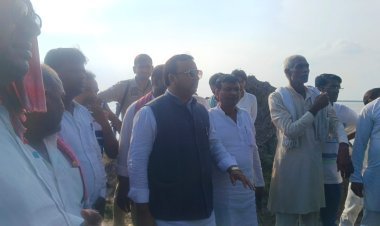 सरयू की लहरों में डूबता देवरांचल, कटान के बीच पहुंचे विधायक नफीस अहमद; सरकार पर साधा निशाना, ग्रामीणों को अब भी राहत का इंतजार