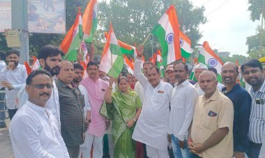 तिरंगे के रंग में रंगा महराजगंज, निकाय अध्यक्षा के नेतृत्व में गूंजा राष्ट्रप्रेम का जयघोष