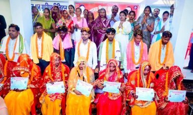 सात गरीब बेटियों के सिर सजा सुहाग का ताज, मानव शिक्षा सेवा संस्थान ने रचाई सामूहिक शादी—खुशियों से गूंज उठा परिसर