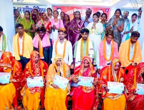 सात गरीब बेटियों के सिर सजा सुहाग का ताज, मानव शिक्षा सेवा संस्थान ने रचाई सामूहिक शादी—खुशियों से गूंज उठा परिसर