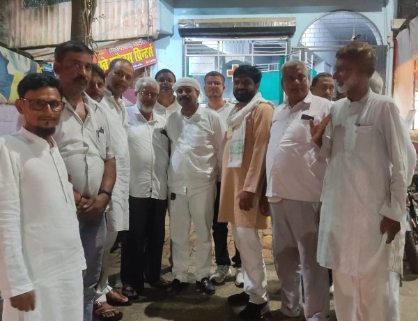बढ़नी में सपा की रणनीतिक बैठक, वरिष्ठ नेता उग्रसेन प्रताप सिंह ने कार्यकर्ताओं में भरा जोश