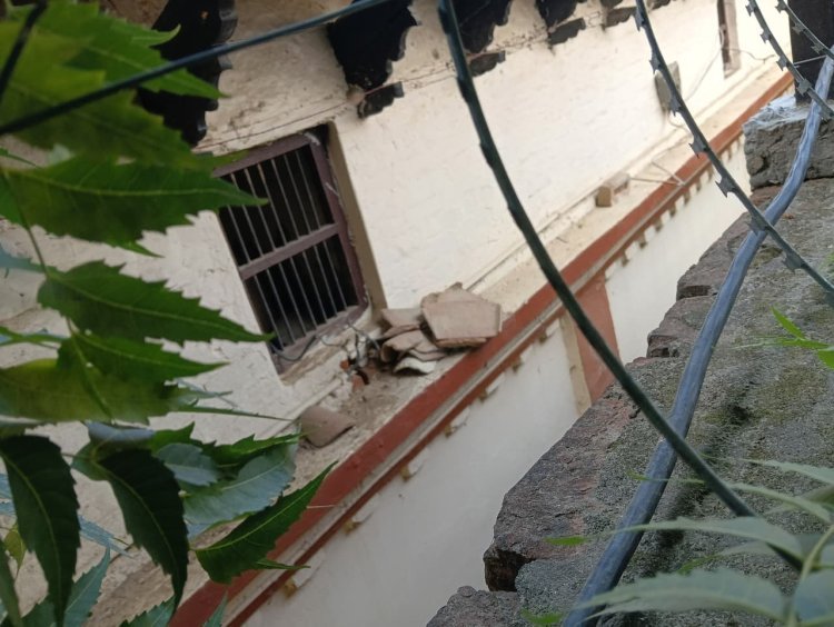 गगहा क्षेत्र में विजिलेंस टीम की कार्रवाई: आतायर गांव में एक घर और खेतों का किया निरीक्षण, अनियमितताओं की जांच जारी