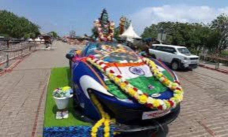 5 करोड़ की मैक्लॉरेन जैसी कांवड़ बनी आकर्षण का केंद्र, डमी स्पोर्ट्स कार में विराजे भोलेनाथ; 8 लाख में तैयार हुई अनोखी भक्ति की मिसाल