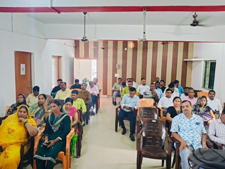 बीआरसी परसा बढ़नी में FLN प्रशिक्षण का दूसरा चरण संपन्न, शिक्षकों ने सीखे बाल-केंद्रित शिक्षण के नए गुर