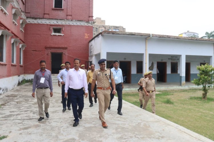 यूपीएसएसएससी स्नातक स्तरीय मुख्य परीक्षा में प्रशासन की पैनी नजर, डीएम-एसएसपी ने किया औचक निरीक्षण