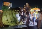बड़हलगंज के पटना चौराहे पर अनियंत्रित ट्रक पलटा, तीन घायल; एक की हालत गंभीर