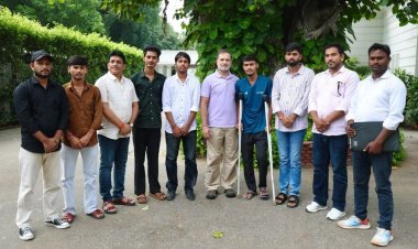 बिहार में परीक्षा व्यवस्था को लेकर छात्रों से मिले राहुल गांधी, बोले—‘युवाओं की आवाज को दबाया नहीं जा सकता’