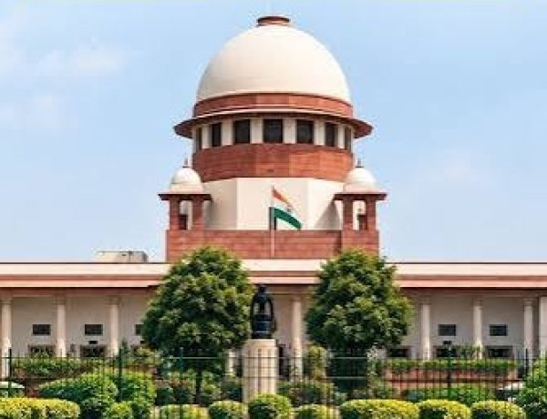 दिल्ली प्रदर्शन पर सुप्रीम कोर्ट सख्त: मेट्रो-रेल और इंटरनेट सेवाएं बहाल रखने का निर्देश, बैरिकेडिंग की तत्काल समीक्षा के आदेश