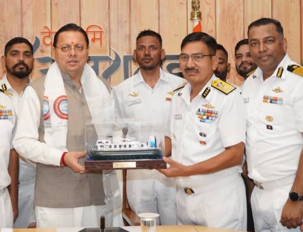 7,045 मीटर की ऊंचाई पर तिरंगा फहराकर भारतीय तटरक्षक दल ने रचा इतिहास!