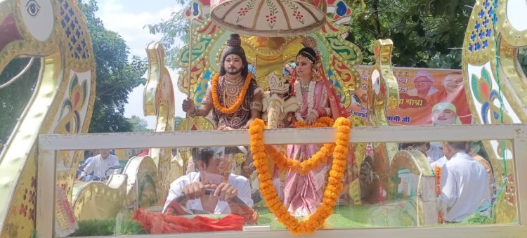 सरयू तट पर गूंजे वैदिक मंत्र, भव्य कलश यात्रा के साथ पितृ तृप्ति रुद्र महायज्ञ का शुभारंभ